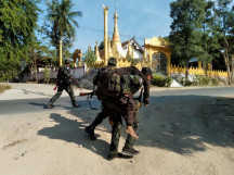 La giunta birmana ha usato elicotteri per raid contro i combattenti anti-golpe