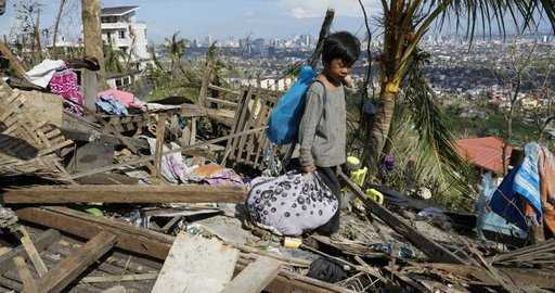 Число погибших в результате тайфуна Рай превысило 200 человек, поскольку Филиппины борются за то, чтобы десятки погибших по-прежнему числятся пропавшими без вести