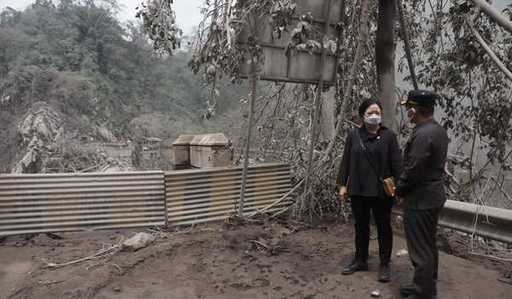 Пуан хочет, чтобы жители, пострадавшие от извержения Семеру, получили максимальное внимание