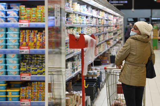 Experts told what kind of goods Russians go to stores