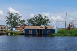 Сообщество коренных народов Луизианы борется за справедливость в отношении ураганов