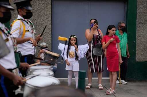 Инфляция, даже в долларах, омрачает праздничный сезон венесуэльцев