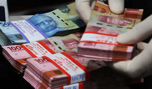 Kurs wymiany rupii aprecjonuje w stosunku do wielu walut światowych