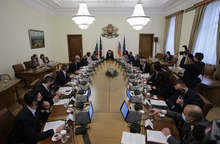 Віце-прем'єр-міністр з ефективного управління здійснюватиме права держави як єдиного власника капіталу Болгарії...