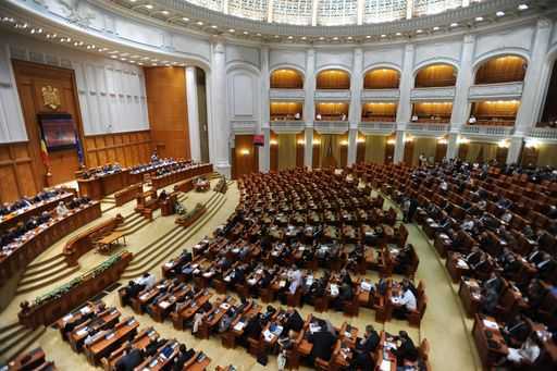 Парламент собрался на торжественное заседание, посвященное 32-летию румынской революции 1989 года.