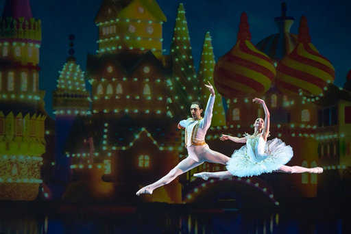 Rusia - Los residentes de Nizhny Novgorod verán el ballet Cascanueces basado en bocetos del siglo XIX.