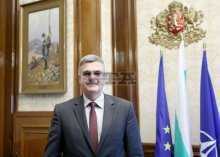 Министр обороны: Болгария является активным членом НАТО и не должна руководствоваться чужими решениями