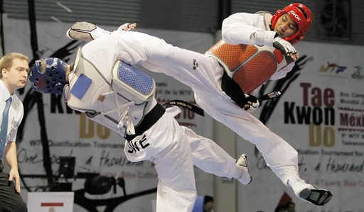 Анди Султан вручил золотую медаль на чемпионате мира по тхэквондо