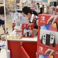 Блиц праздничного шоппинга в Японии не набирает обороты из-за нехватки предложения