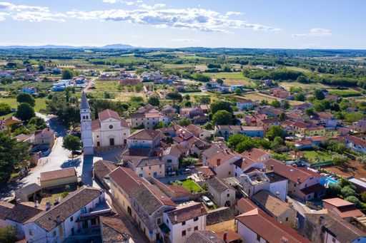 Каштелир Лабинчи в Хорватии назван «Лучшими туристическими деревнями» Программой модернизации ЮНВТО
