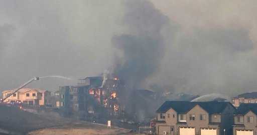 Kanada – 2 miasta w Kolorado ewakuowane przez wywołany przez wiatr pożar
