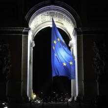 Флаг ЕС был снят с Триумфальной арки после скандала
