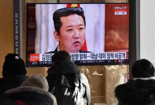 Ким из Северной Кореи пообещал усилить армию и сдерживать распространение вирусов