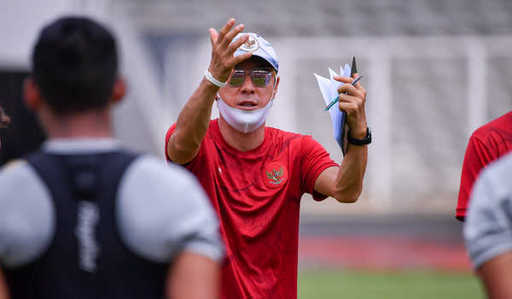 Shin Tae-yong: Reprezentacja Indonezji na parkiecie z pijanymi ludźmi w AFF Cup