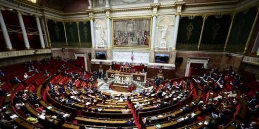 Francuscy prawodawcy stoją w obliczu groźby śmierci w związku z ustawą o szczepieniach