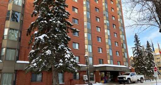 Kanada - Senioren nach Rohrbrüchen vertrieben, Gebäude im Zentrum von Edmonton überflutet