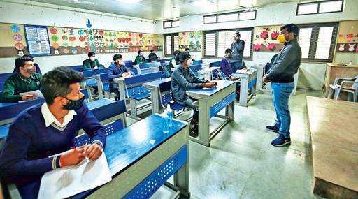 Индия - школы в Пуне будут закрыты для автономных занятий с 1 по 8 классы