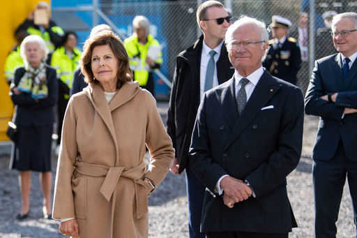 King and Queen of Sweden contract coronavirus