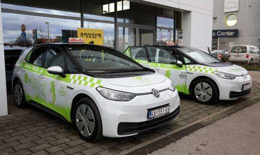Хорватия - в Карловаце введено электрическое такси