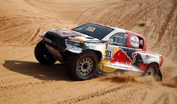 Il Qatar Nasser Al-Attiyah vince la 4a tappa della Dakar dopo il dolore del pilota saudita