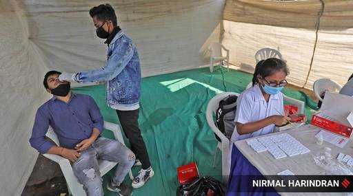 Индия - Висшите служители на IAS тестват положително за Covid-19 преди оживената среща на върха в Гуджарат