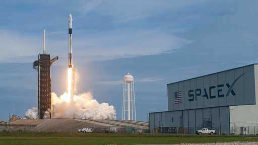 SpaceX raises $ 337 million in another round of funding
