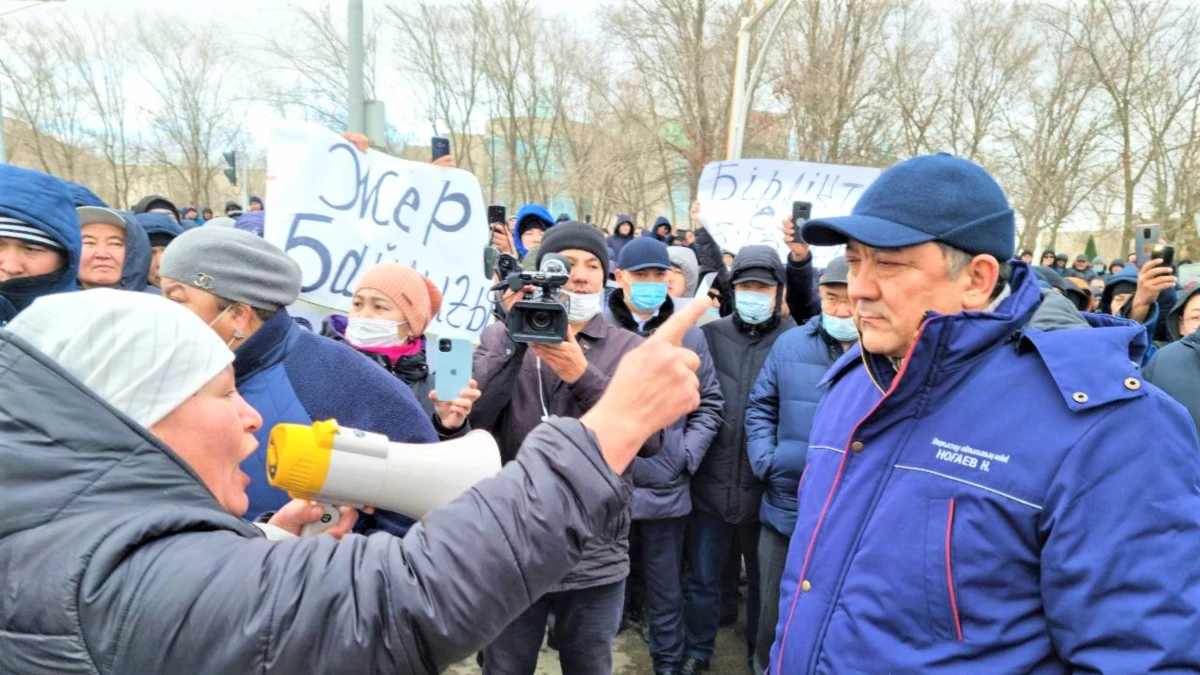 Protests over rise in gas prices continue in Kazakhstan