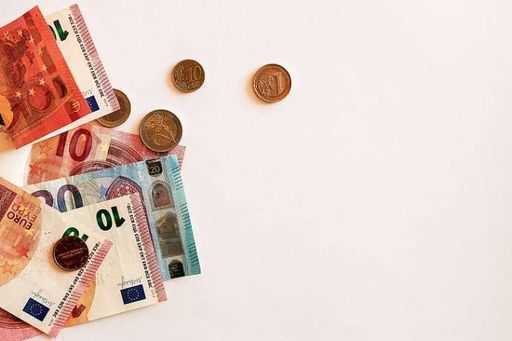 Sloweniens Mindestlohn steigt um 4,9% auf 1.074 € brutto