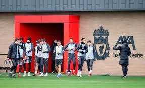 Liverpool zamyka pole treningowe, gdy kryzys Covida pogłębia się