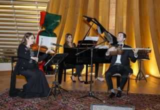 Azerbejdżańscy mistrzowie sztuki wzięli udział w Expo Dubai 2020 /