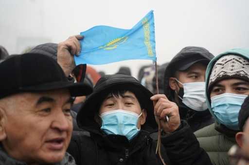 Какво стои зад протестите, разтърсващи Казахстан?