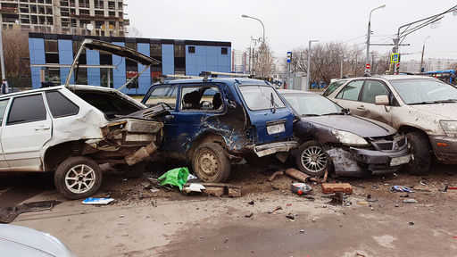Tula bölgesinde 40 otomobilin çarpışması sonucu 11 kişi yaralandı.