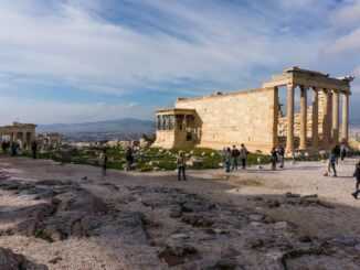 Премьер-министр Греции призывает воссоединить скульптуры Парфенона