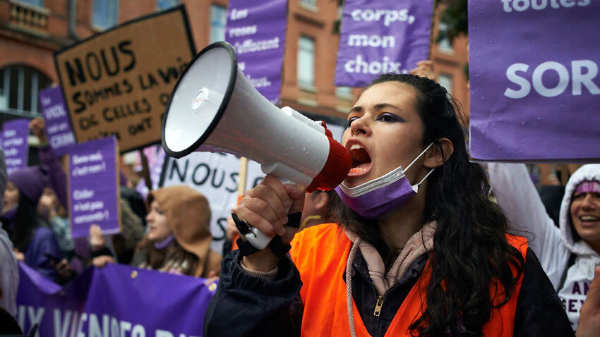 Frankreich verspricht, nach drei Morden innerhalb von 24 Stunden Gewalt gegen Frauen zu bekämpfen