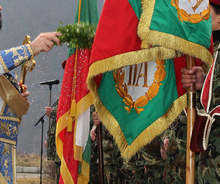Wraca metropolita Grzegorz poświęcił flagi bojowe garnizonu wojskowego