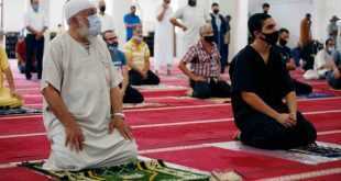 Kuwejt - W meczetach powraca dystans społeczny