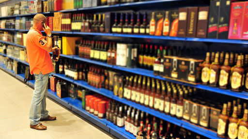 L'alcol è stato rimosso dagli scaffali dei negozi di Nur-Sultan