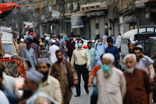 Пакистан - показатель положительности коронавируса в Карачи повышается до 10,25%