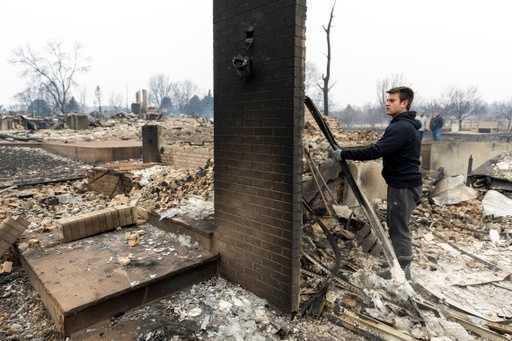 Байден посетит пострадавшие от лесных пожаров общины Колорадо