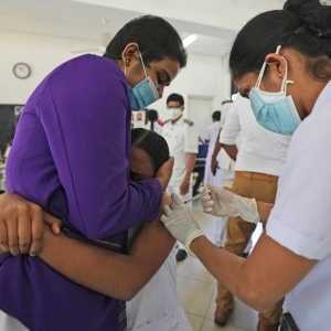 Шрі-Ланка вакцинує дітей, оскільки лікарі попереджають про сплеск COVID