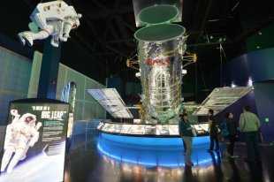 Rusiya - James Webb Teleskopu güzgünü açmağa başladı