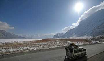 Najmenej 21 ľudí zahynulo vo vozidlách, ktoré uväznila snehová búrka v Pakistane