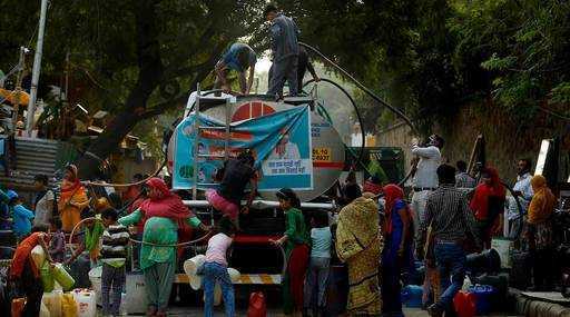 Индия - Для улучшения снабжения питьевой водой в столице, заводы обратного осмоса в 6 местах.