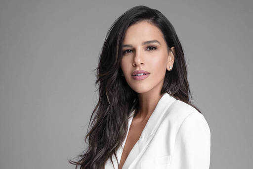 Mariana Rios célèbre 'De Volta aos 15' : 'J'ai toujours voulu travailler avec Netflix'