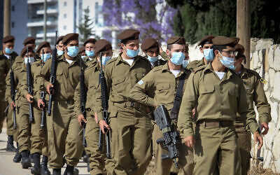 إسرائيل - الجيش الإسرائيلي يعيد القوات في كبسولات منفصلة بينما يمزق كوفيد الجيش