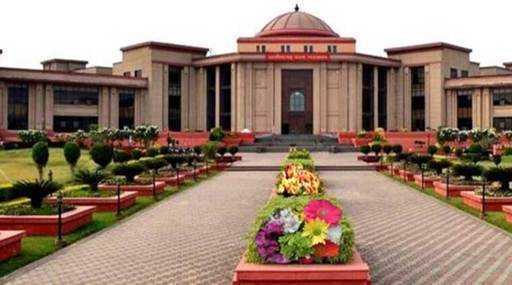 Indija - Chhattisgarh: Sodišče razveljavilo premoženje FIR proti pomočniku nekdanjega CM Ramana Singha
