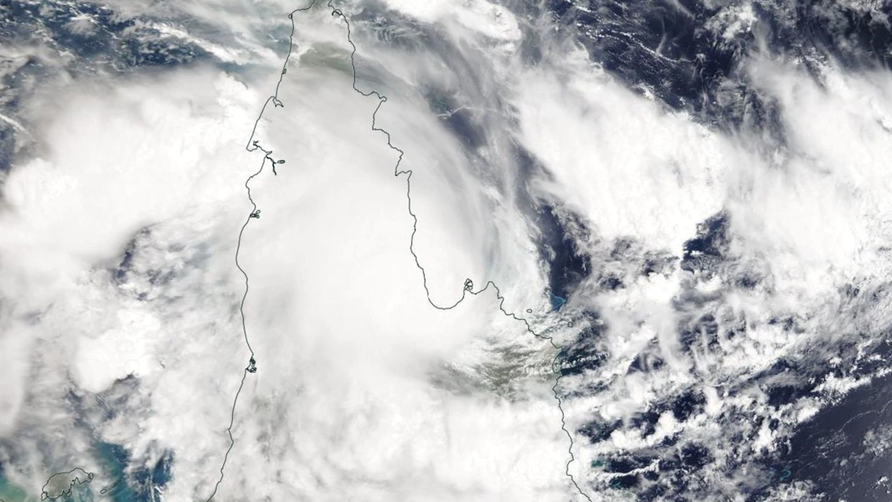 Australia — szelki Queensland dla cyklonu Tiffany kategorii 2
