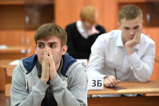 روسيا - لن ينقل روسوبرنادزور امتحان الرياضيات والفيزياء والكيمياء إلى أجهزة الكمبيوتر