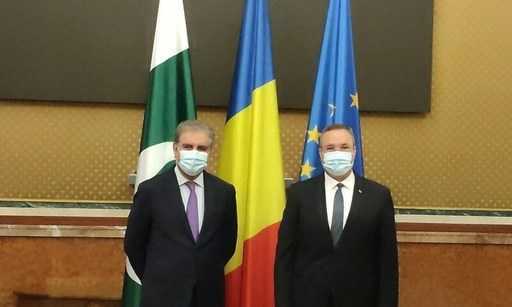 Министр иностранных дел Куреши обсудил проблемы Афганистана и Кашмира с премьер-министром Румынии