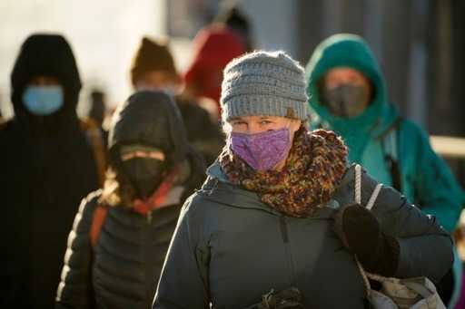Mroźne zimowe temperatury uderzają w północne Stany Zjednoczone i Kanadę